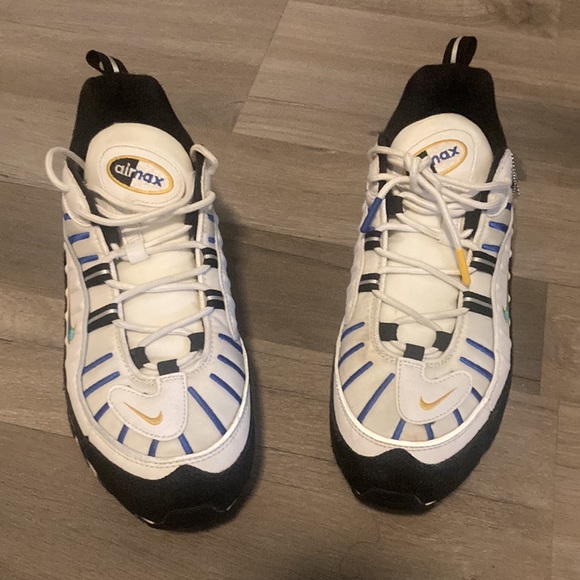 Nike Air Max - Picture 3 of 4